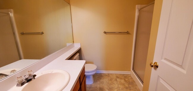 Building Photo - 1354 Fox Pointe Cir