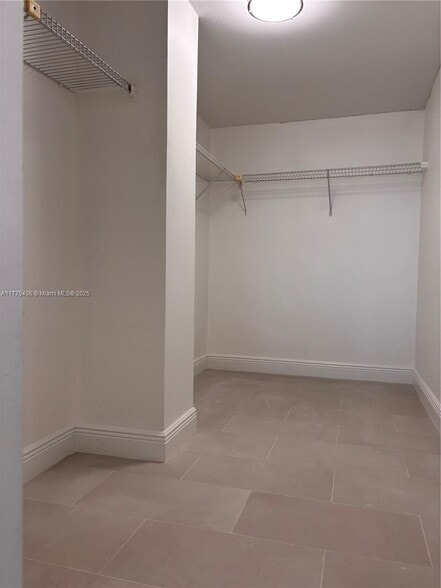 Building Photo - 600 Three Islands Blvd