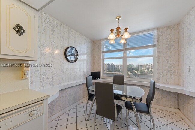 Building Photo - 2751 S Ocean Dr