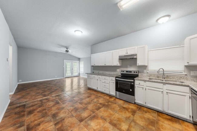 Building Photo - 8778 Serene Ridge Dr
