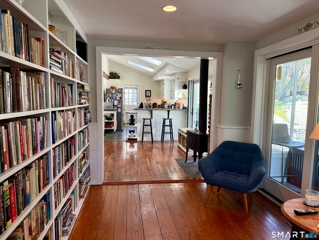 Building Photo - 509 Boston Post Rd