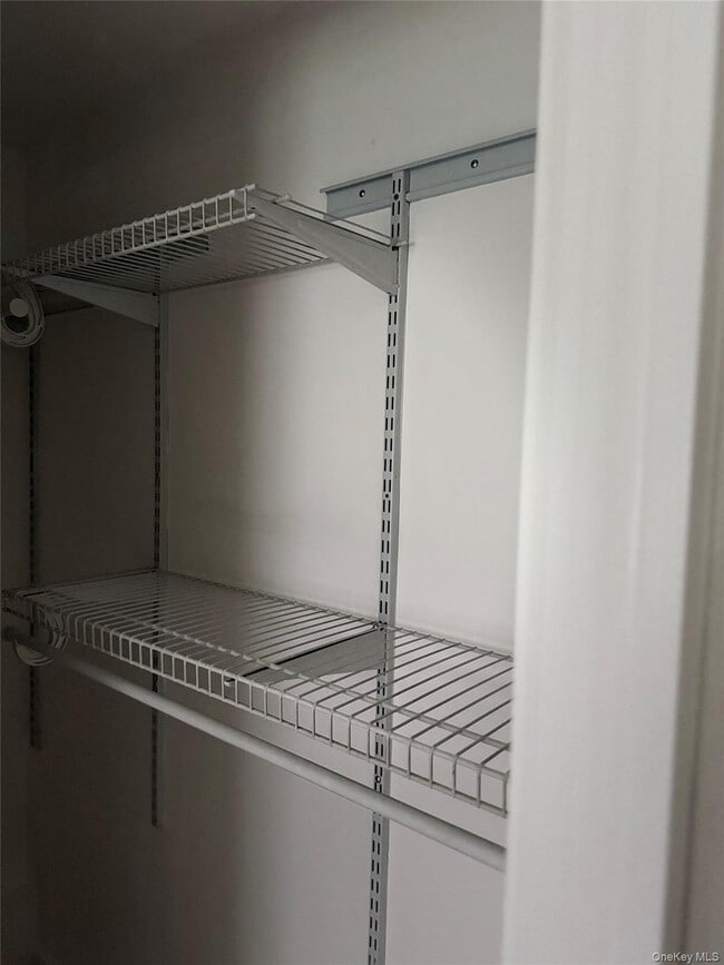 Building Photo - 38 Chelsea Dr