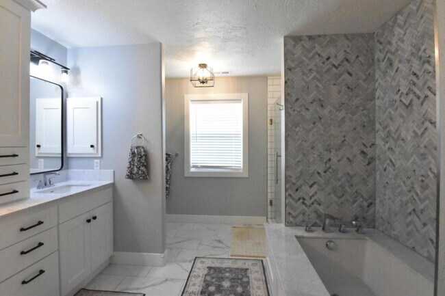 Building Photo - 226 W Stone Run Ln