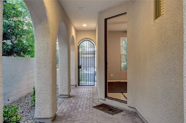 Building Photo - 12217 Nasino Ave