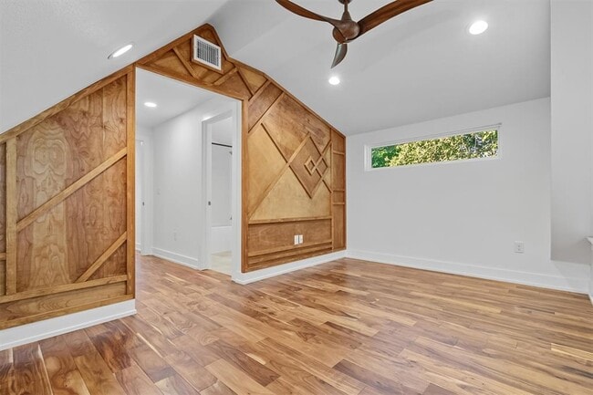 Building Photo - 2712 Oak Springs Dr