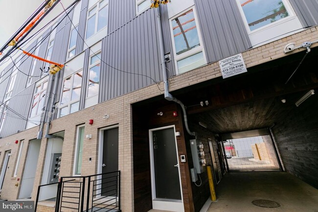 Building Photo - 1241 N 27th St