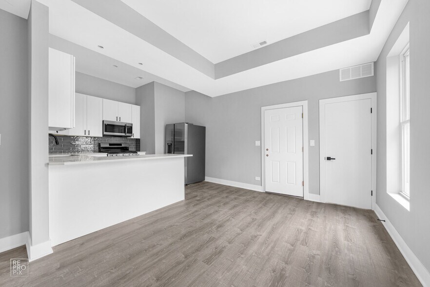 Building Photo - 1035 N Washtenaw Ave