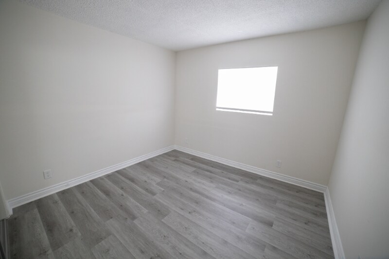 Building Photo - 1315 Ocean Park Blvd