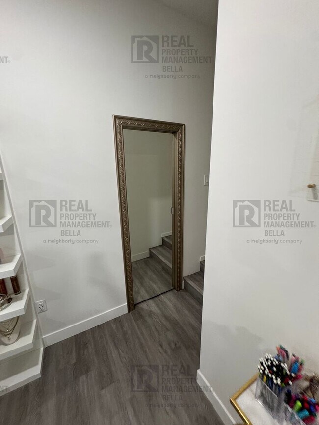 Building Photo - 3-Bed, 2-Bath Oasis in Hemet with Sparklin...