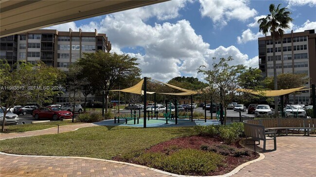 Building Photo - 1200 St Charles Pl