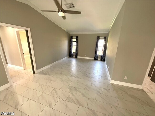 Building Photo - 20620 Pine Tree Ln