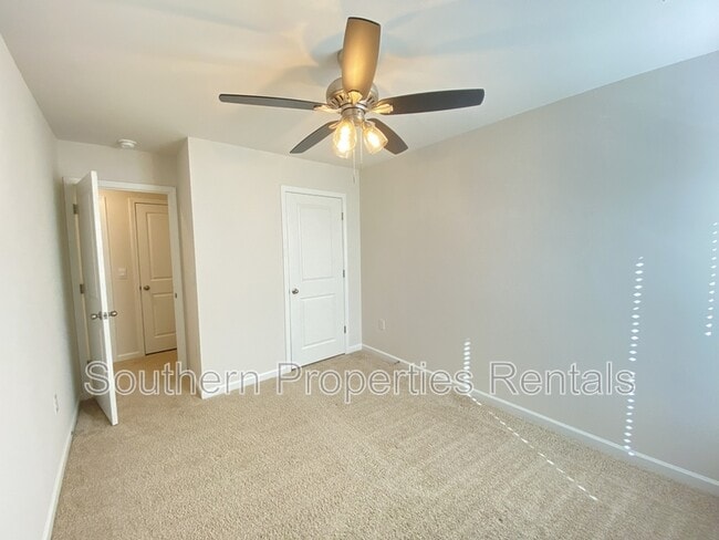 Building Photo - 232 David Hl Dr