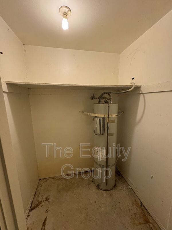 Building Photo - 941 S Demaree St