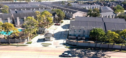 Building Photo - 2984 Holly Hall St