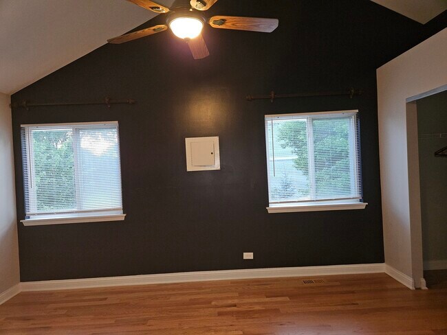 Building Photo - 1 Linden Ct