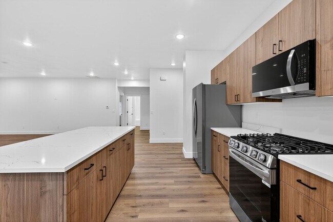 Building Photo - JR119L