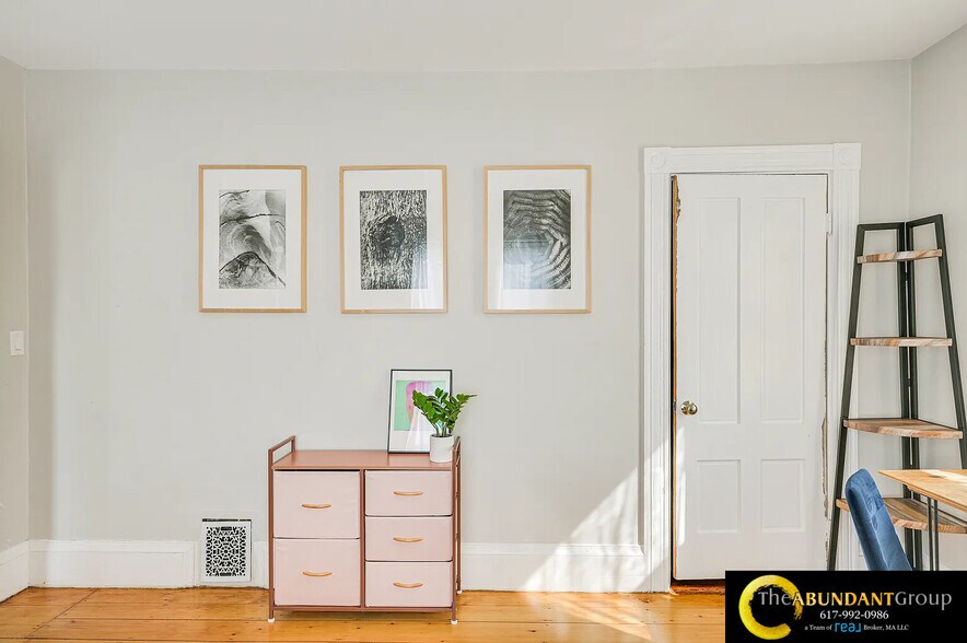 Building Photo - 44 Cottage St