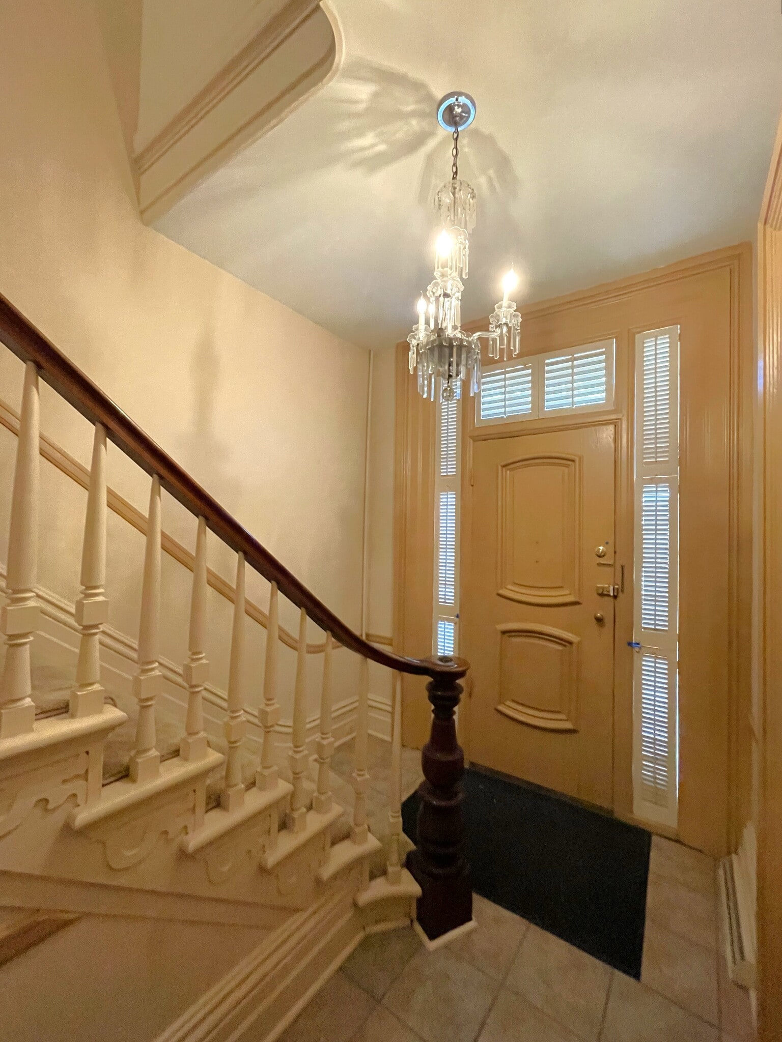 609 W. Water Foyer - 609 W Water St