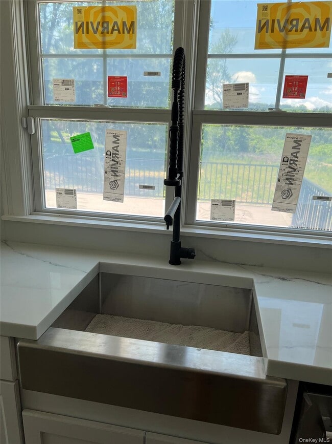 Building Photo - 4 Glen Ct