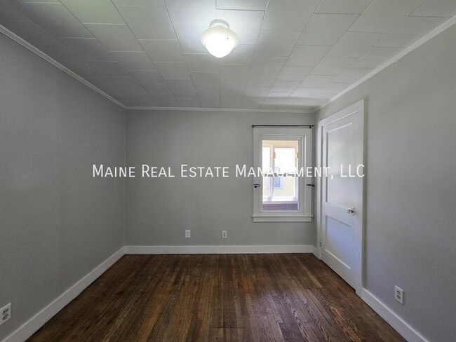 Building Photo - 885 Minot Ave