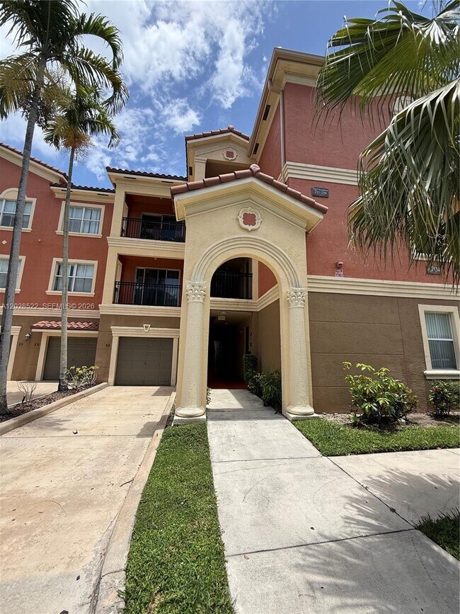 Building Photo - 4704 SW 160th Ave