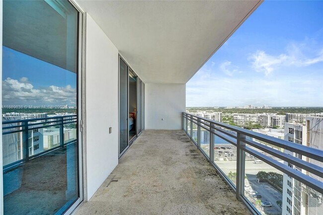 Building Photo - 3535 S Ocean Dr