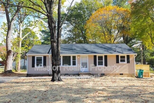 Building Photo - 7509 Montrose Ave