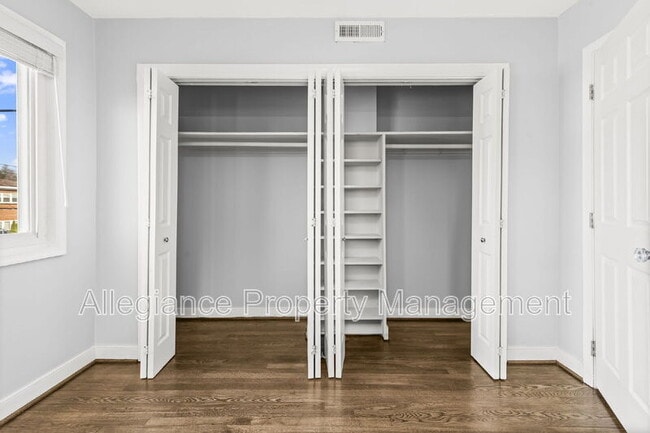 Building Photo - 3918 Usher Ave