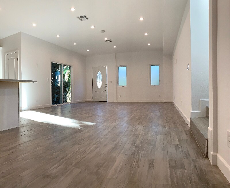 Building Photo - 2221 Glendon Ave