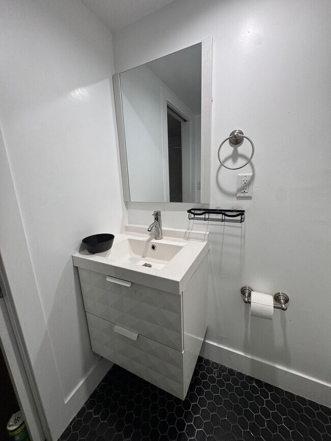 Building Photo - Guadalupe Vega Nolasco