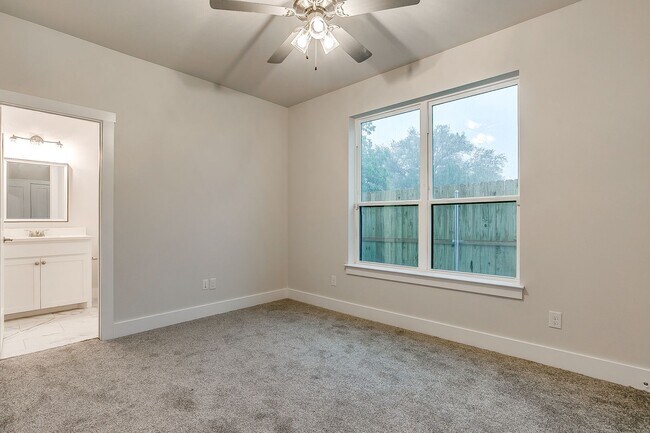 Building Photo - 2718 Forest Park Blvd