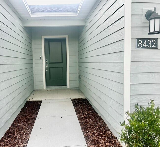 Building Photo - 8432 SW 41st Cir