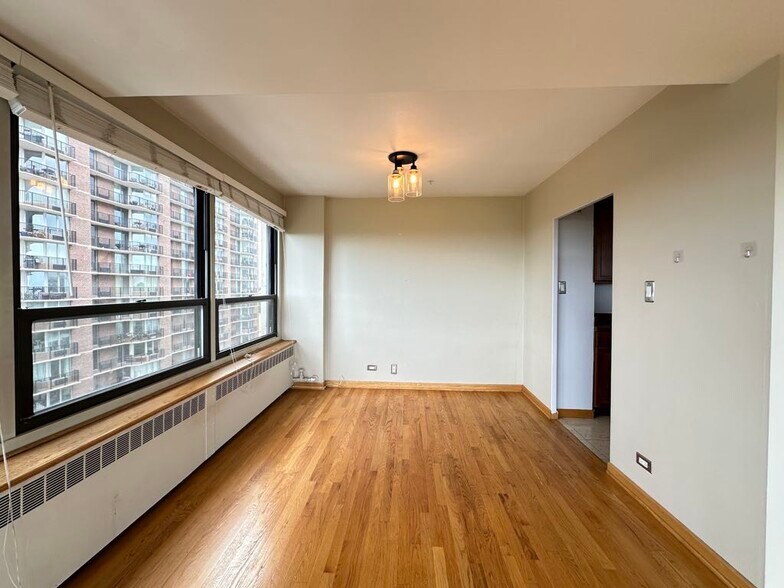 Building Photo - 4180 N Marine Dr