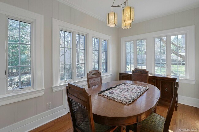 Building Photo - 10 Robins Rd