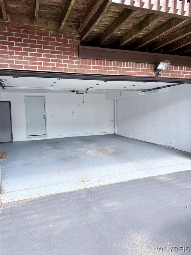 Building Photo - 359 Lakefront Blvd