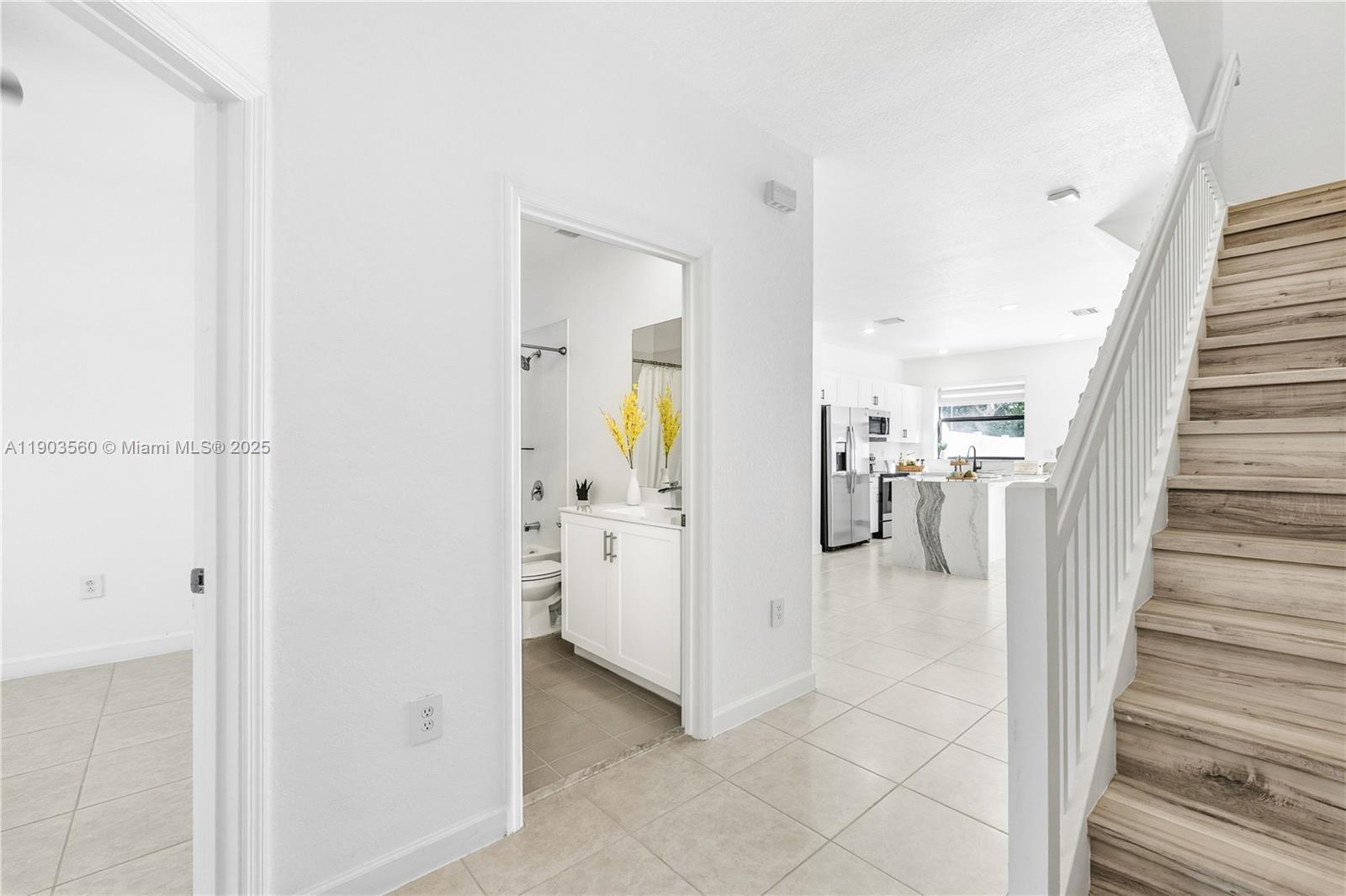 Building Photo - 10537 W 32nd Ln