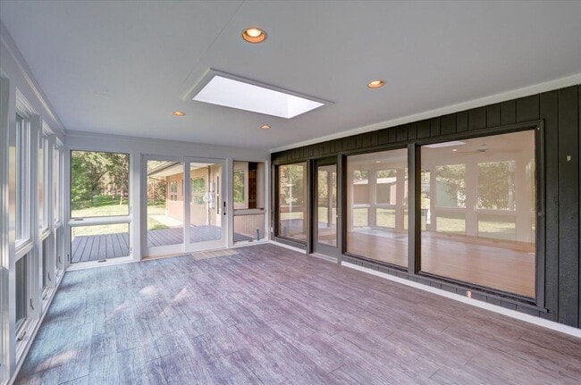 Building Photo - 5813 Anchorage Ave