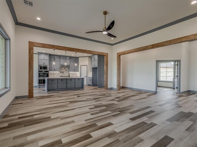 Building Photo - 9332 SW 33rd Pl