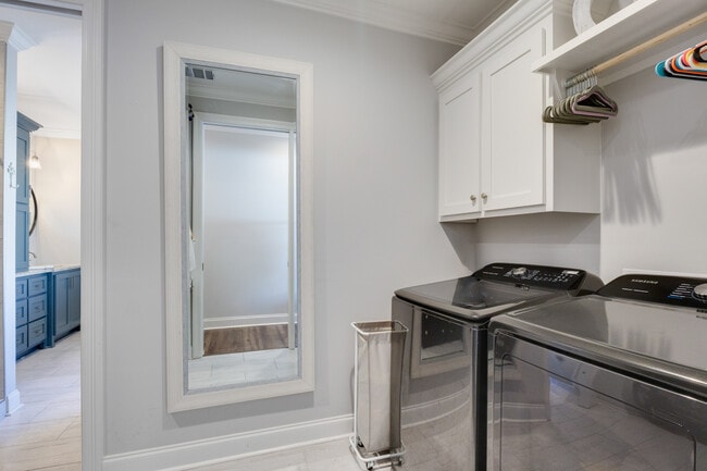 Building Photo - 204 San Sebastian Dr