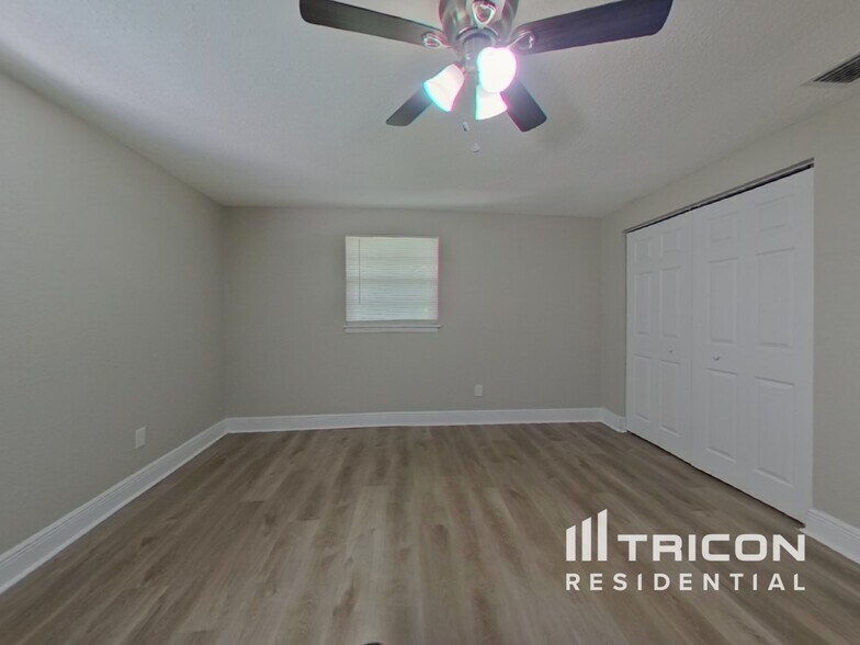 Building Photo - 10 Suncrest Dr