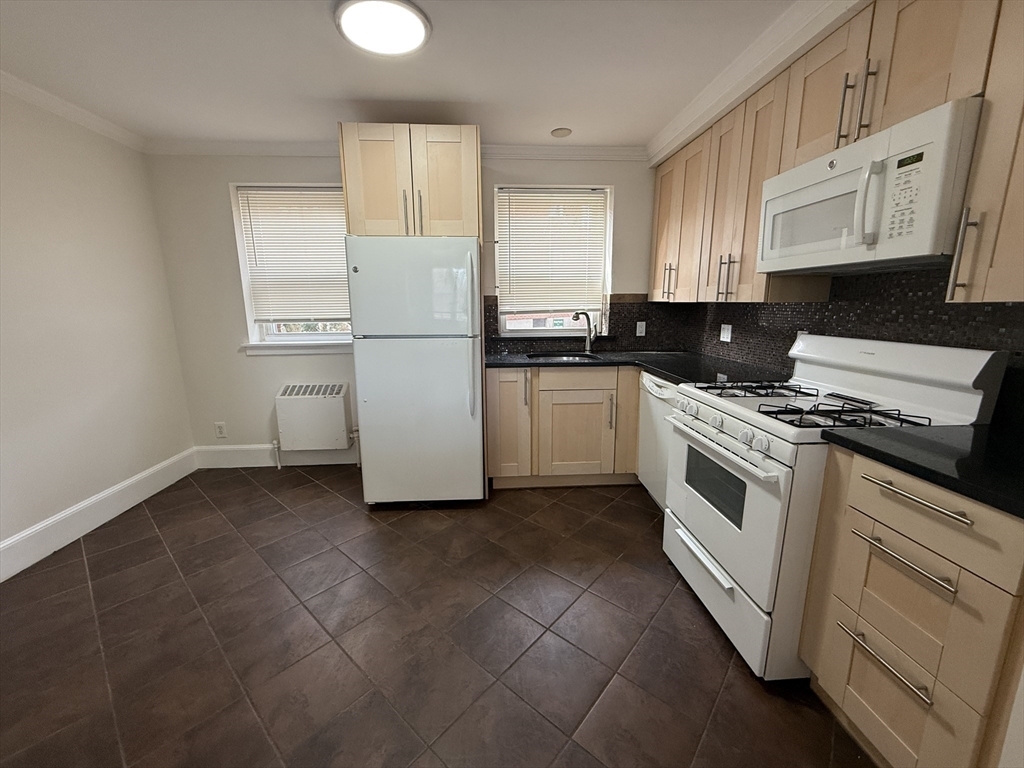 Building Photo - 493 Arborway