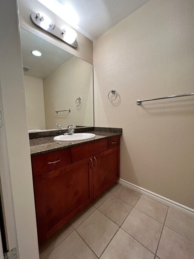 Building Photo - Little Italy 1 Bed/ 1.5 Bath, Loft at Treo!