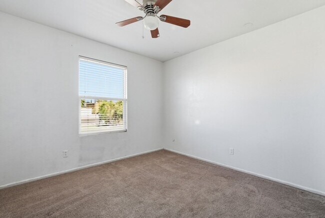 Building Photo - Mesa 4 Bed Single-Level Home • 2,044 Sq Ft • Oversized Yard • Stapley & McKellips