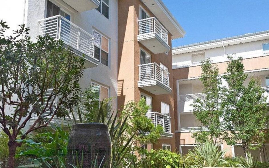 Building Photo - 301 Crescent Ct