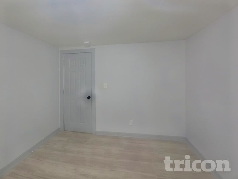 Building Photo - 11 Swan Dr