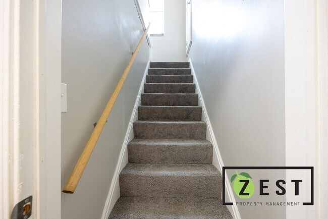 Building Photo - OPEN HOUSE- 3/5! 3PM-330PM! Beautiful 3 Bedroom Home!!!