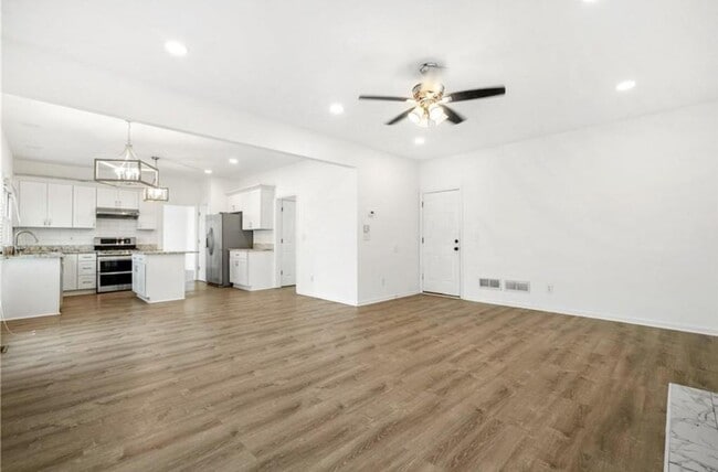 Building Photo - 10895 Glenbarr Dr