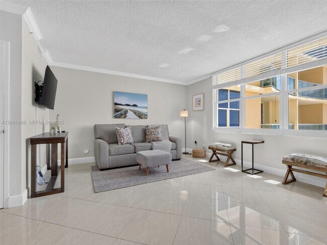 Building Photo - 2501 S Ocean Dr