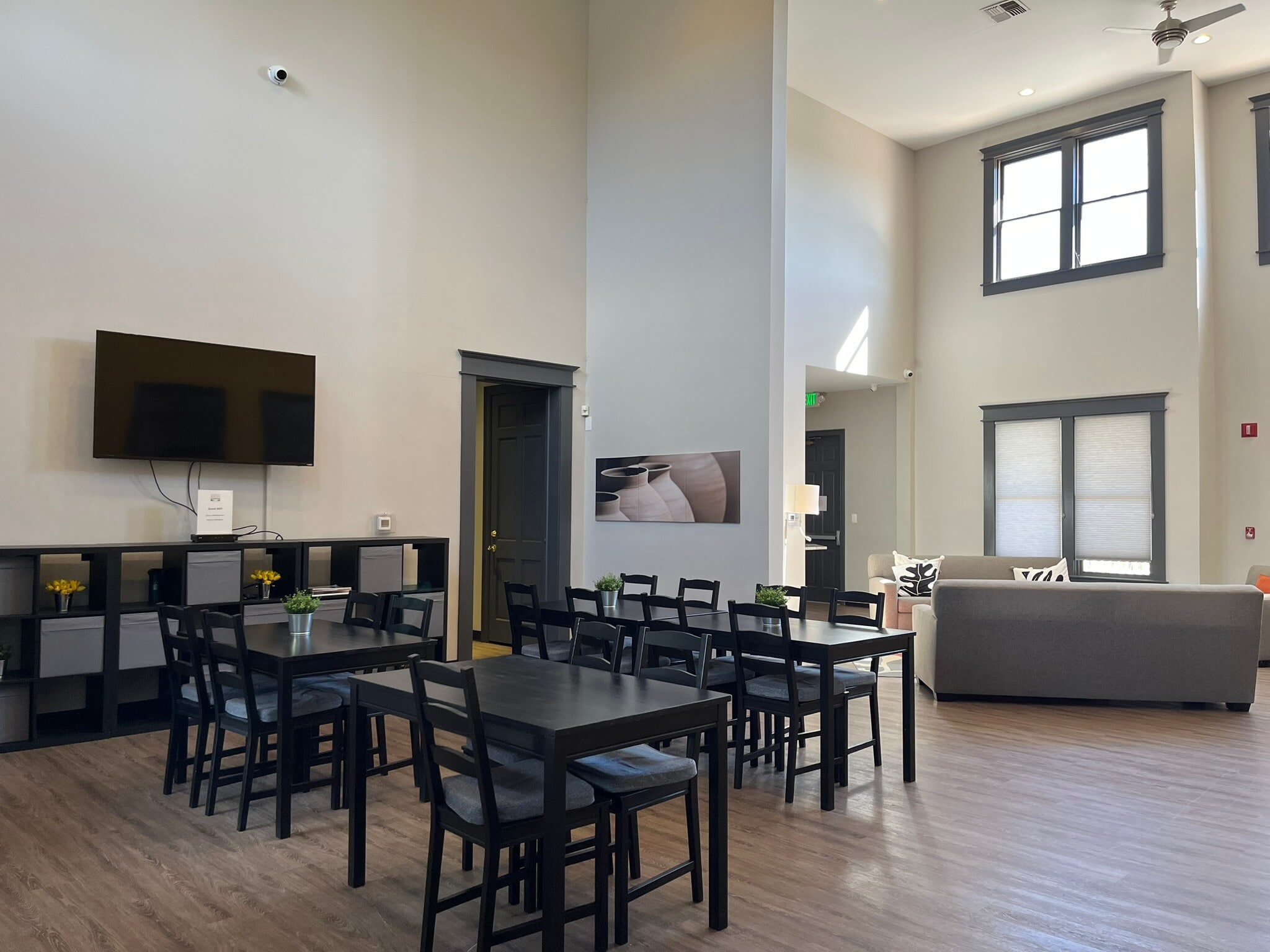 Building Photo - 2085 Eagle Ave