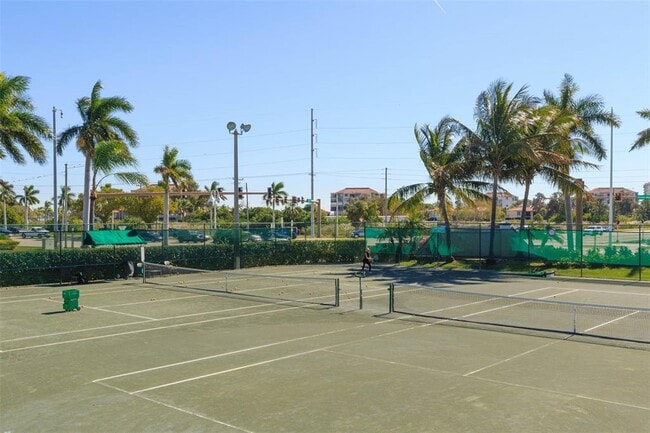 Building Photo - 6357 Bahia Del Mar Blvd S
